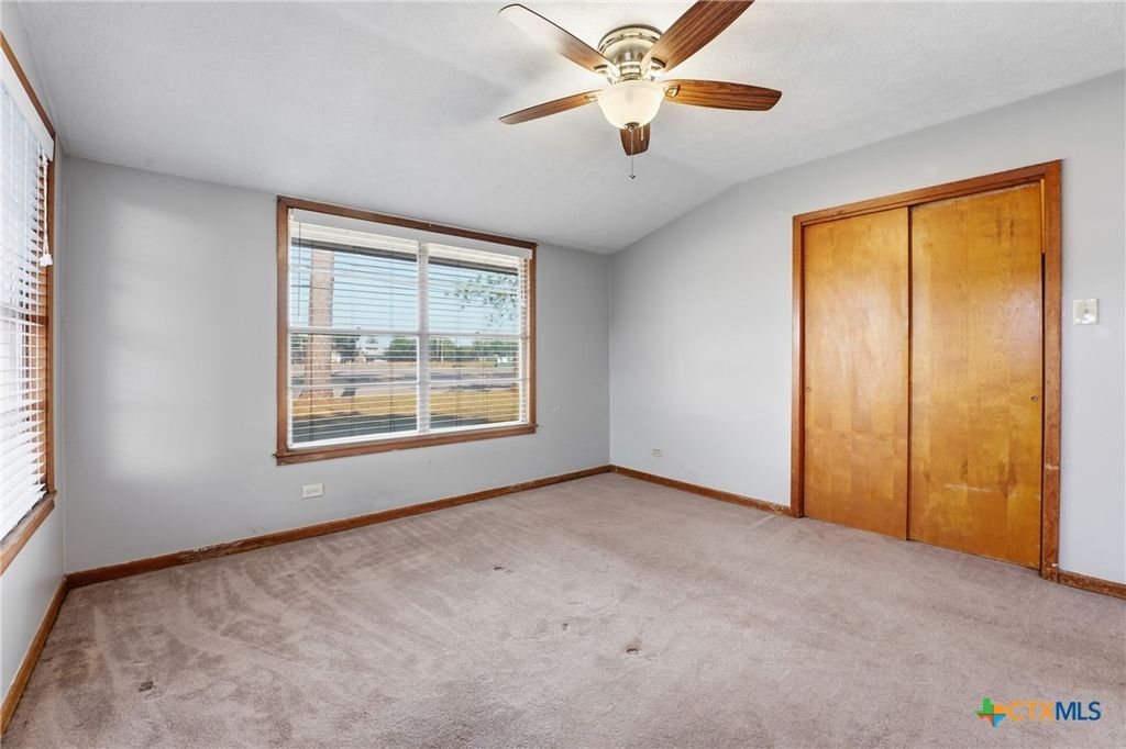 Image 27 of property listing at 1603 Seydler Street, Gonzales, TX 78629