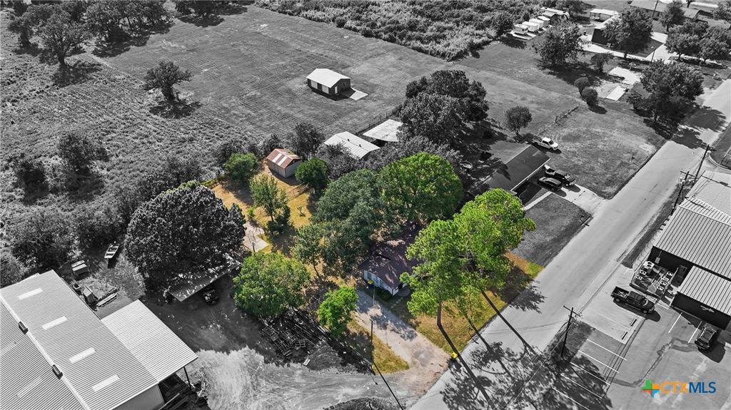Image 31 of property listing at 1603 Seydler Street, Gonzales, TX 78629