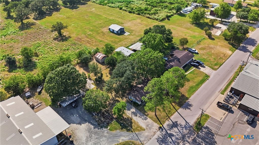 Image 32 of property listing at 1603 Seydler Street, Gonzales, TX 78629
