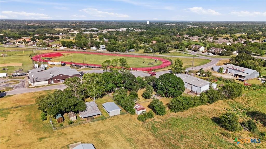 Image 35 of property listing at 1603 Seydler Street, Gonzales, TX 78629