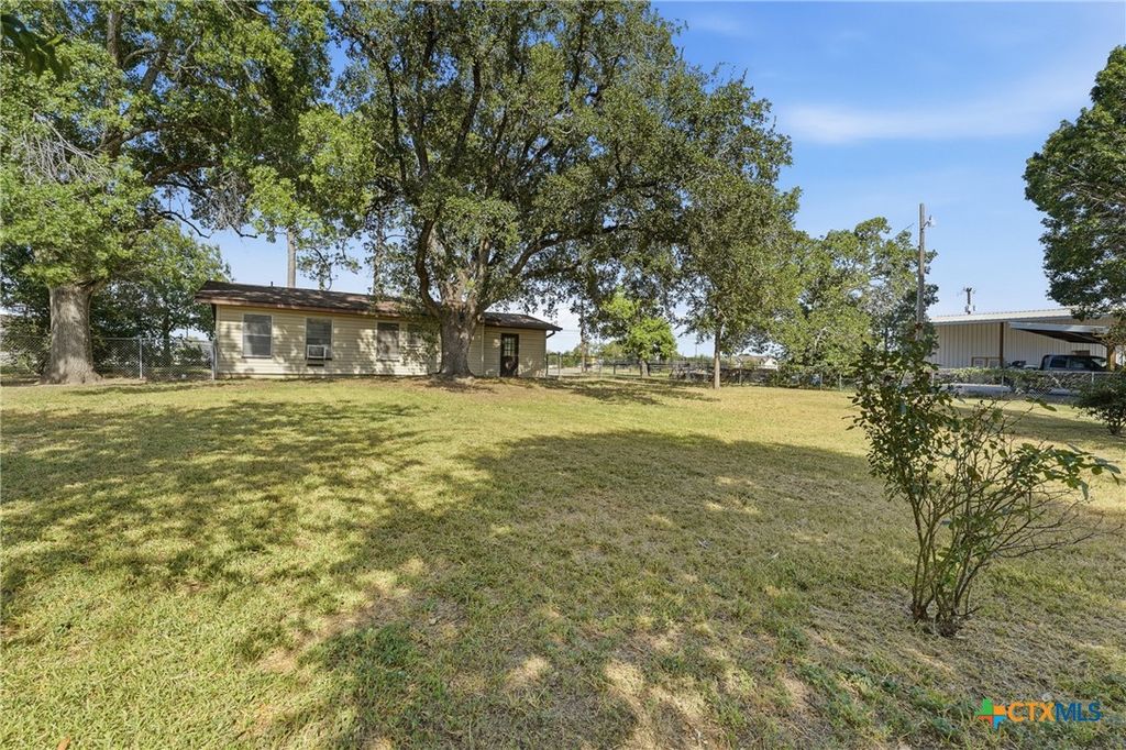 Image 39 of property listing at 1603 Seydler Street, Gonzales, TX 78629