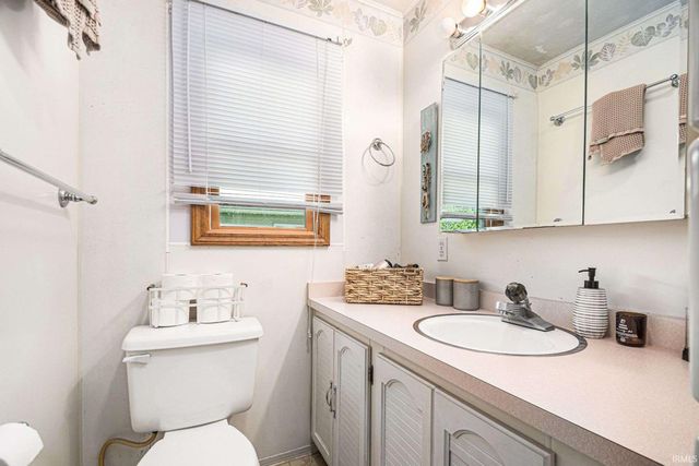 10461 N Moore Street, Syracuse, IN 46567