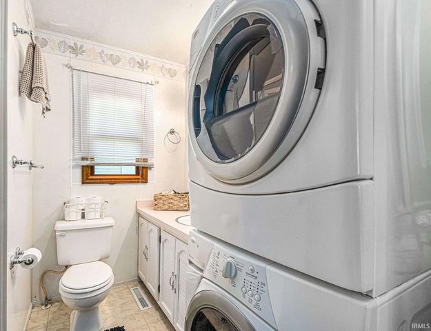 10461 N Moore Street, Syracuse, IN 46567