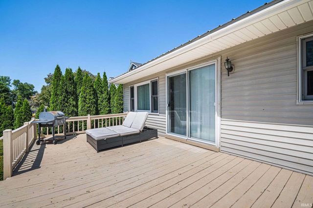 10461 N Moore Street, Syracuse, IN 46567