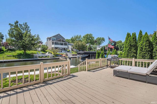 10461 N Moore Street, Syracuse, IN 46567