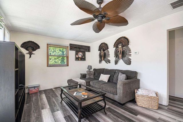 10461 N Moore Street, Syracuse, IN 46567