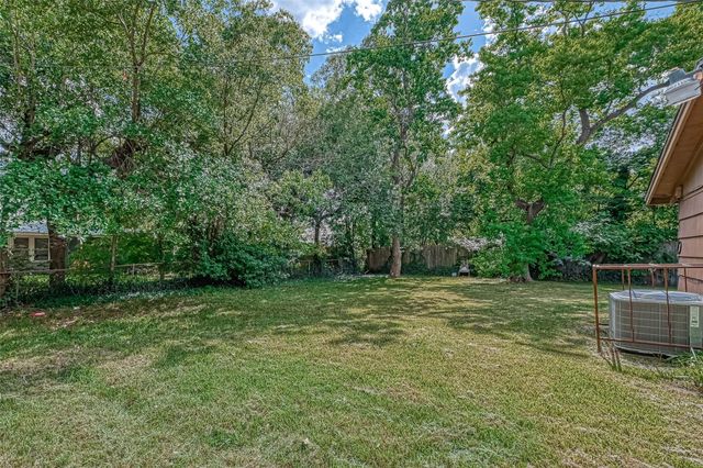 5962 Willow Glen Drive, Houston, TX 77033