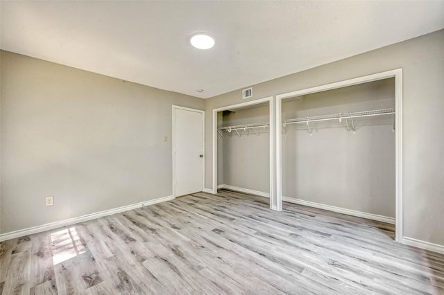 5962 Willow Glen Drive, Houston, TX 77033