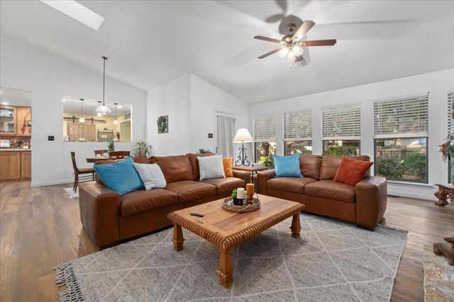 208 Daybreak CV, Buda, TX 78610