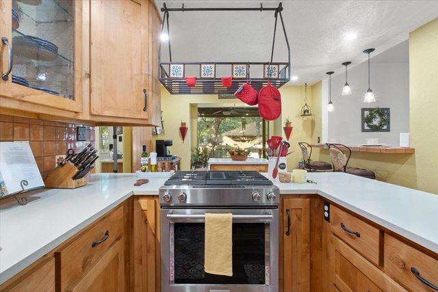 208 Daybreak CV, Buda, TX 78610