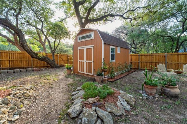 208 Daybreak CV, Buda, TX 78610