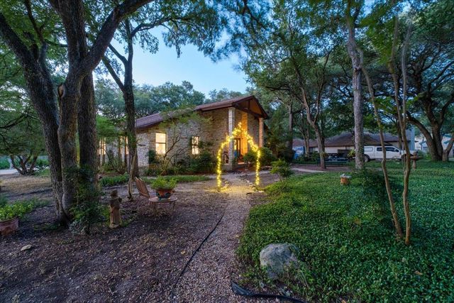 208 Daybreak CV, Buda, TX 78610