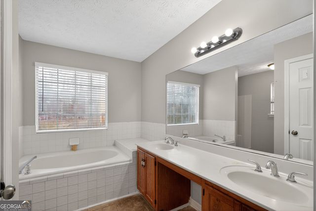 5207 Oaktree Court, Lithonia, GA 30038