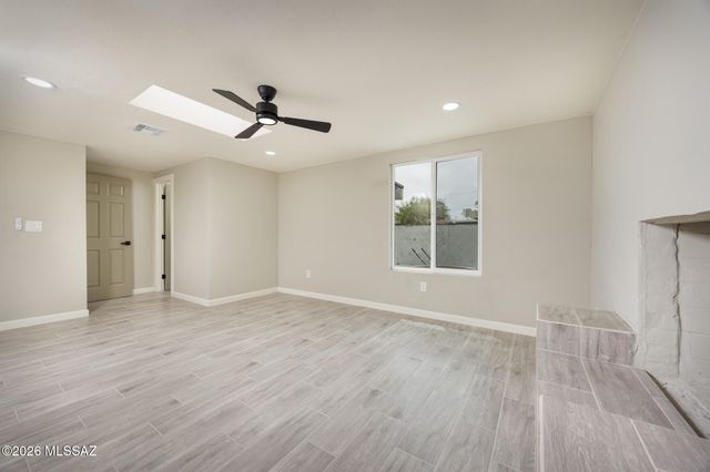 4243 E Los Robles, Tucson, AZ 85712
