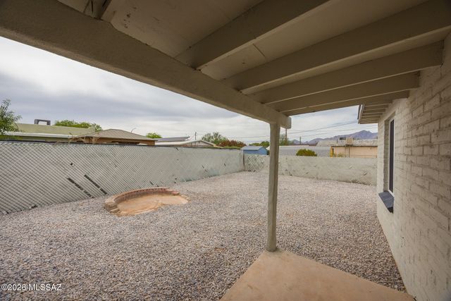 4243 E Los Robles, Tucson, AZ 85712