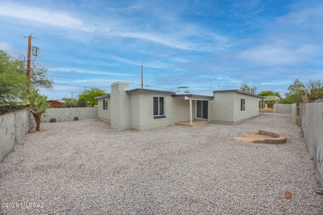 4243 E Los Robles, Tucson, AZ 85712