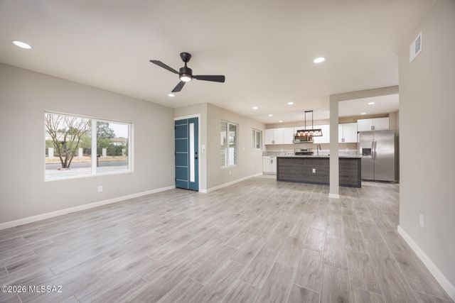 4243 E Los Robles, Tucson, AZ 85712