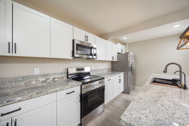 4243 E Los Robles, Tucson, AZ 85712