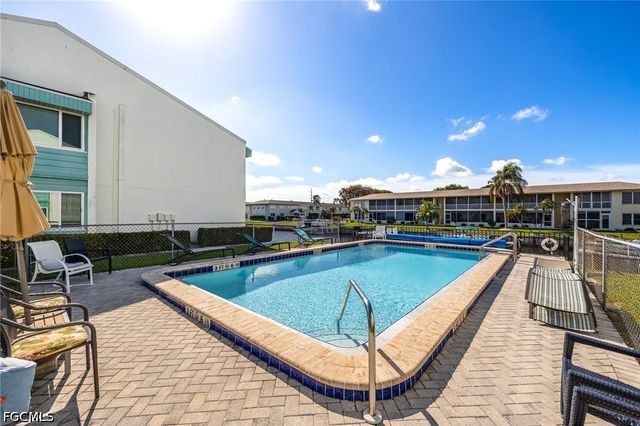 1322 SE 40th ST 2, Cape Coral, FL 33904