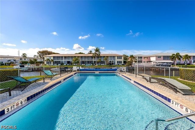 1322 SE 40th ST 2, Cape Coral, FL 33904