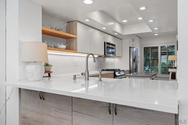 964 Intrepid Court, Del Mar, CA 92014