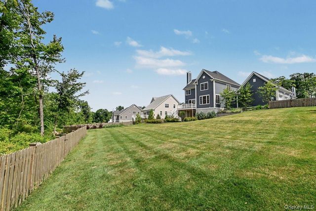 17 Stableview Lane, Brewster, NY 10509