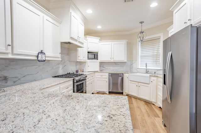 1098 Timber Trails Road, Breaux Bridge, LA 70517