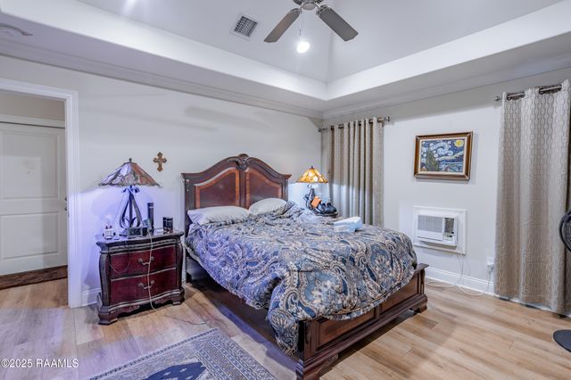 1098 Timber Trails Road, Breaux Bridge, LA 70517