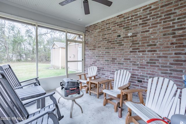 1098 Timber Trails Road, Breaux Bridge, LA 70517