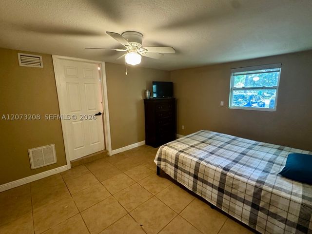 346 Muskegon Ave, Fort Myers, FL 33905