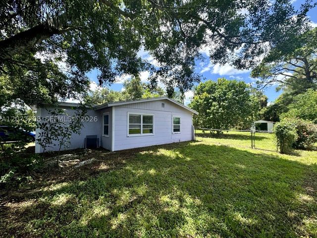346 Muskegon Ave, Fort Myers, FL 33905