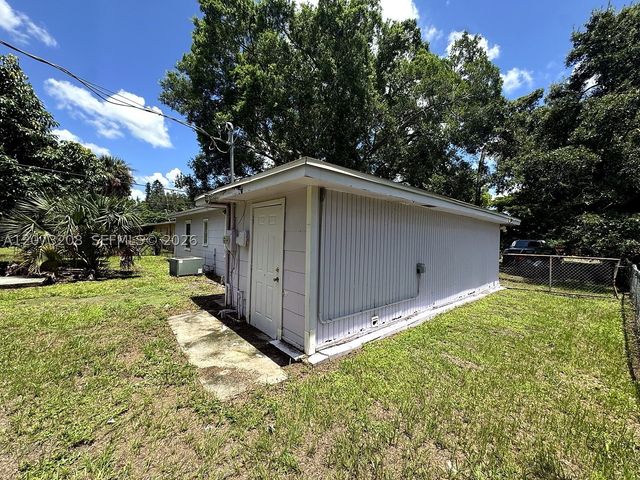 346 Muskegon Ave, Fort Myers, FL 33905