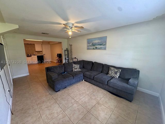 346 Muskegon Ave, Fort Myers, FL 33905