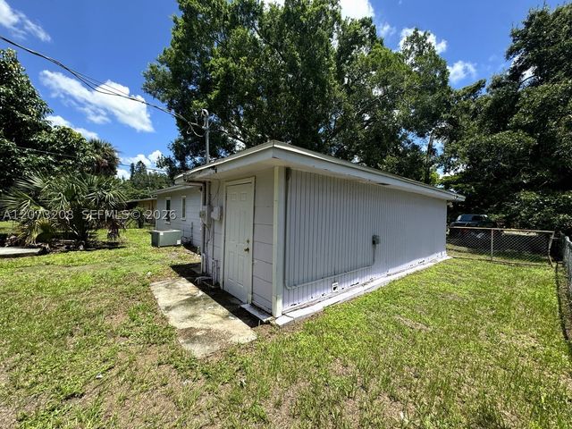 346 Muskegon Ave, Fort Myers, FL 33905