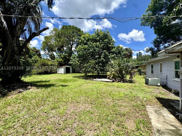 346 Muskegon Ave, Fort Myers, FL 33905