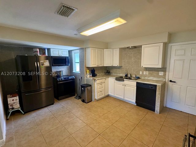346 Muskegon Ave, Fort Myers, FL 33905