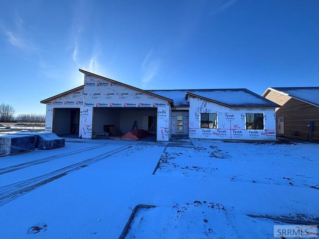 404 E 5th S, Sugar City, ID 83448