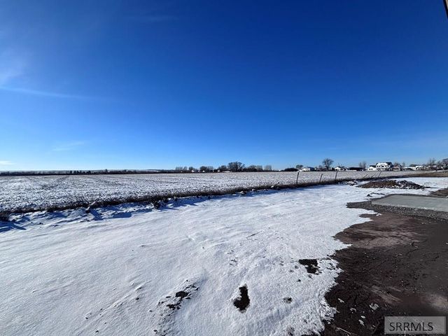 404 E 5th S, Sugar City, ID 83448