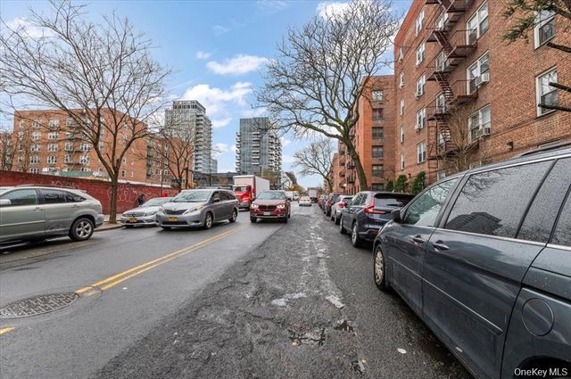 134-30 Franklin Avenue 5H, Flushing, NY 11355