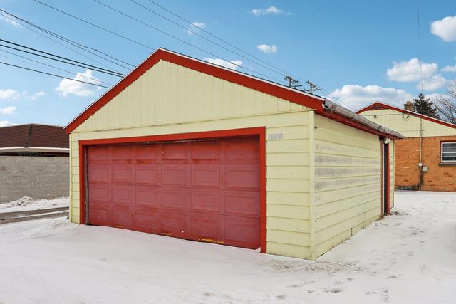 3955 N 79th STREET, Milwaukee, WI 53222