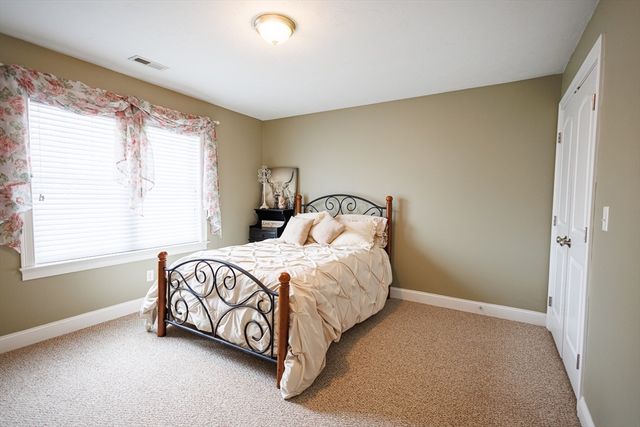 81 Rebecca Rd, Northbridge, MA 01588