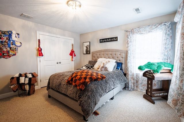 81 Rebecca Rd, Northbridge, MA 01588