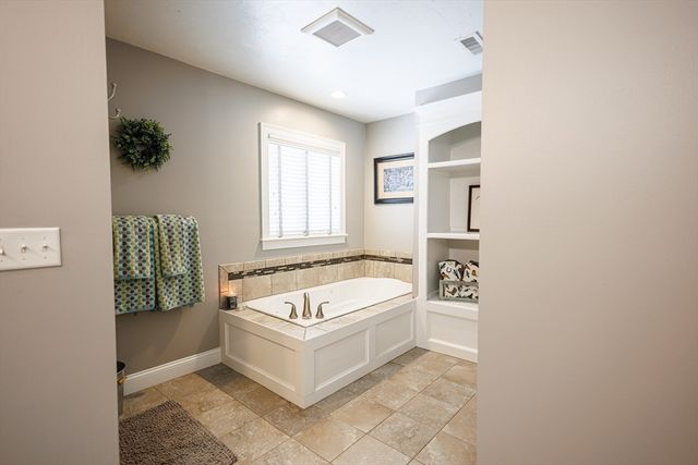 81 Rebecca Rd, Northbridge, MA 01588