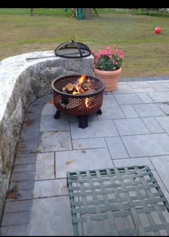 81 Rebecca Rd, Northbridge, MA 01588