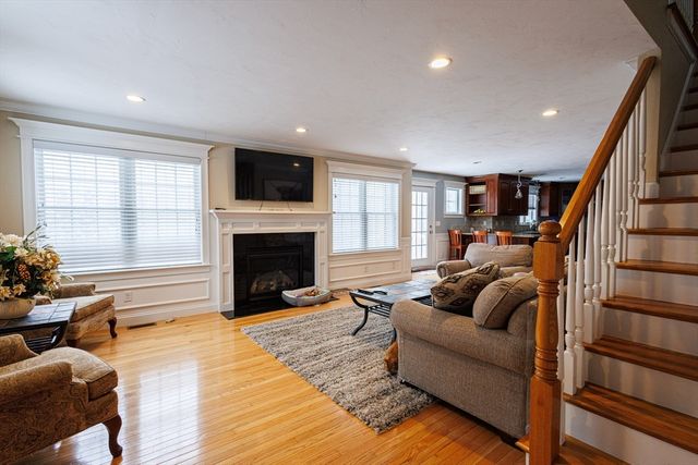 81 Rebecca Rd, Northbridge, MA 01588