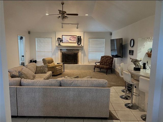 4958 Bluebird St, Robstown, TX 78380