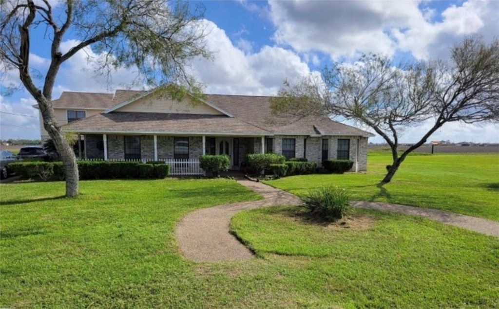 4958 Bluebird St, Robstown, TX 78380
