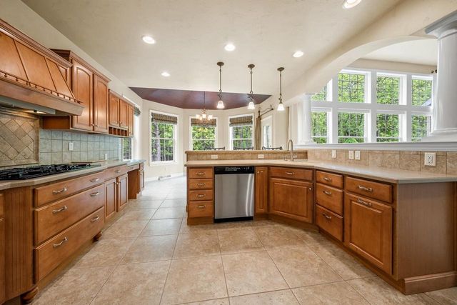 1568 KINGSWOOD DRIVE, Neenah, WI 54956