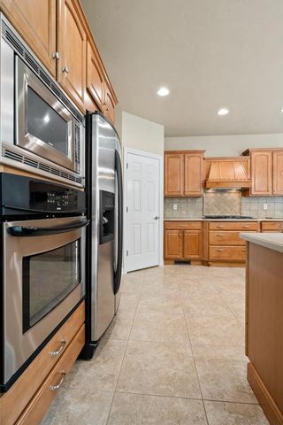 1568 KINGSWOOD DRIVE, Neenah, WI 54956