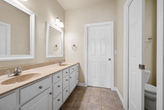 1568 KINGSWOOD DRIVE, Neenah, WI 54956